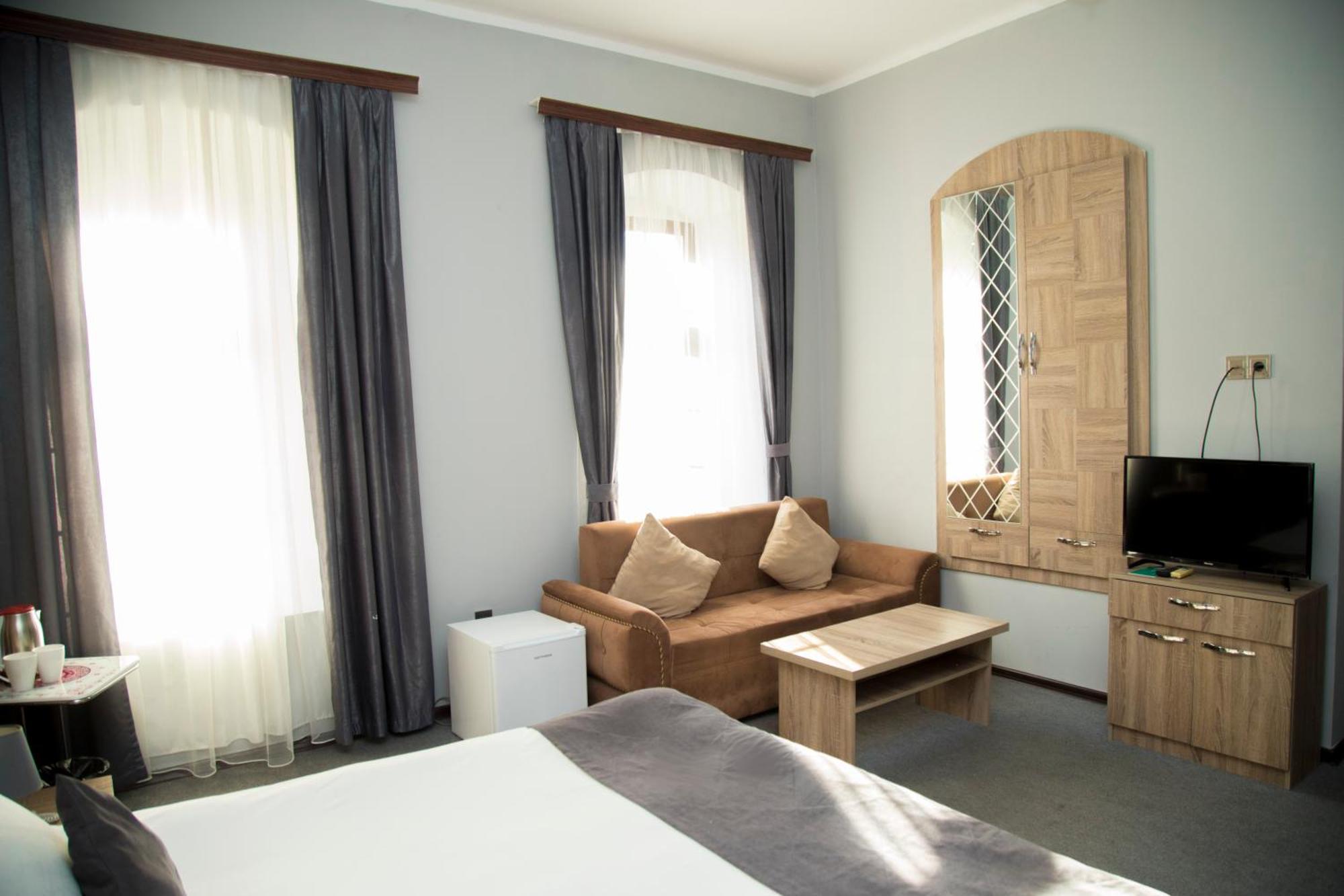 Castello Inn באקו מראה חיצוני תמונה