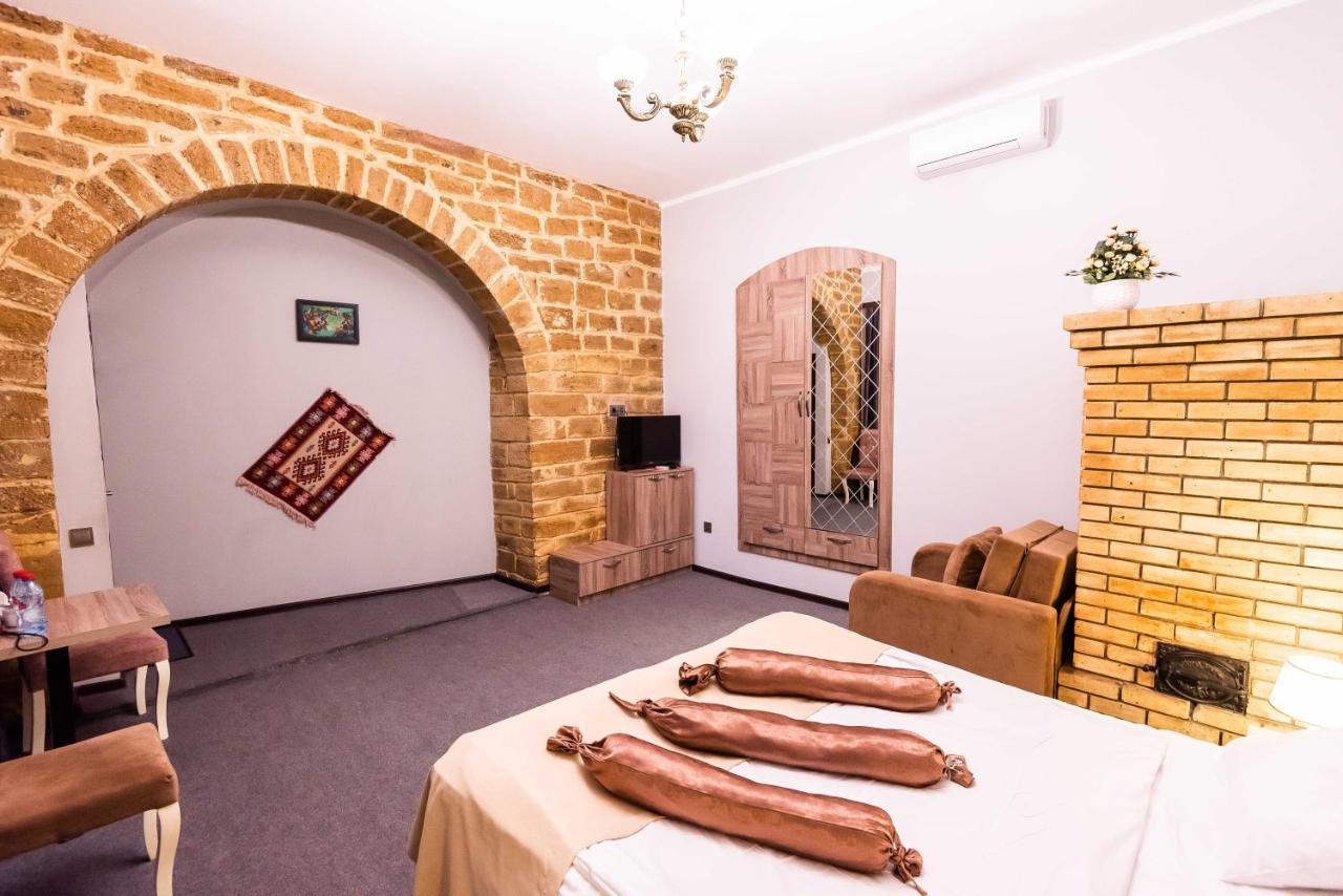 Castello Inn באקו מראה חיצוני תמונה